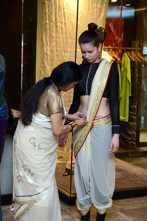 Wrapping Of Saree